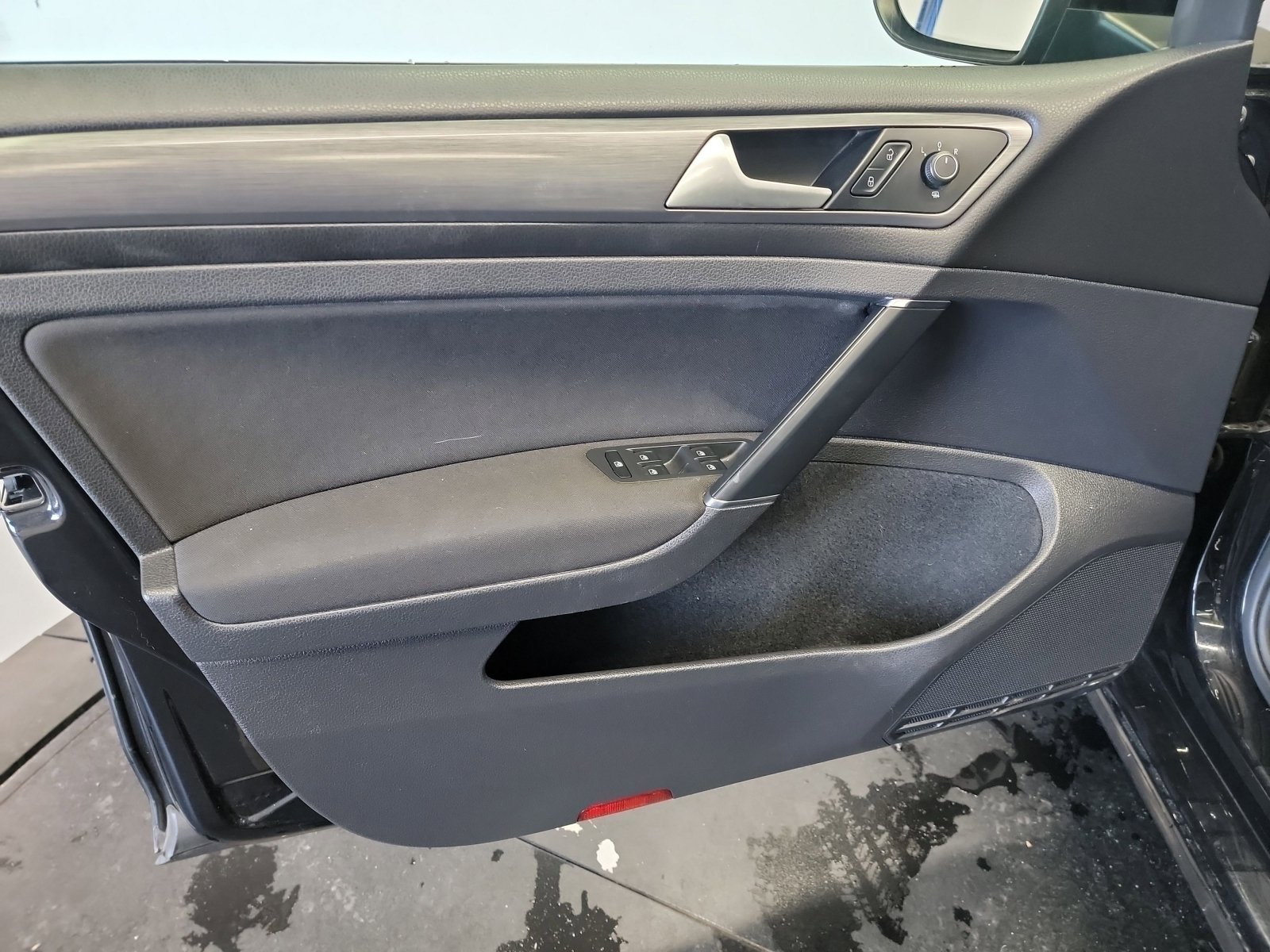 Used 2019 Deep Black Pearl Volkswagen S image 12