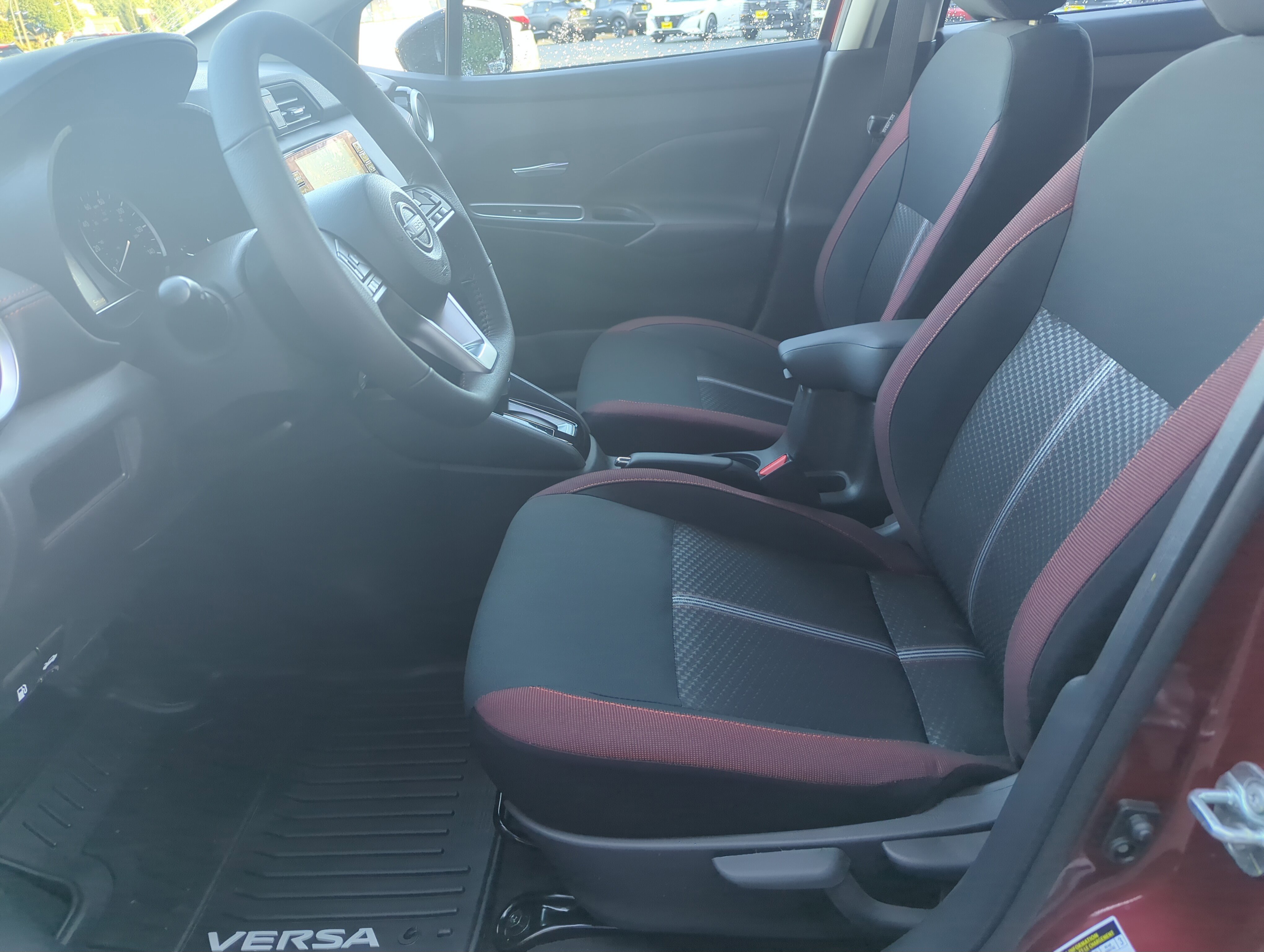 2025 Nissan Versa Sedan SR - Photo 9