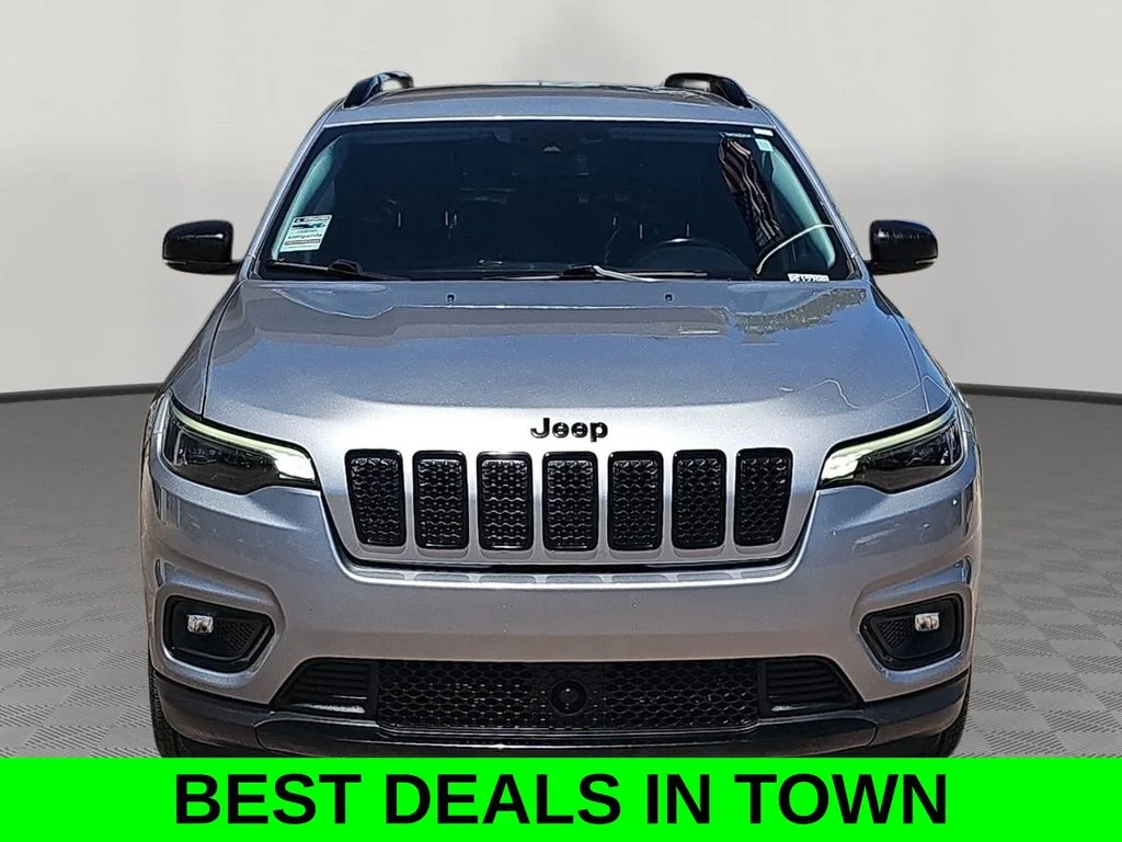 Used 2021 Silver Jeep Latitude Plus image 8