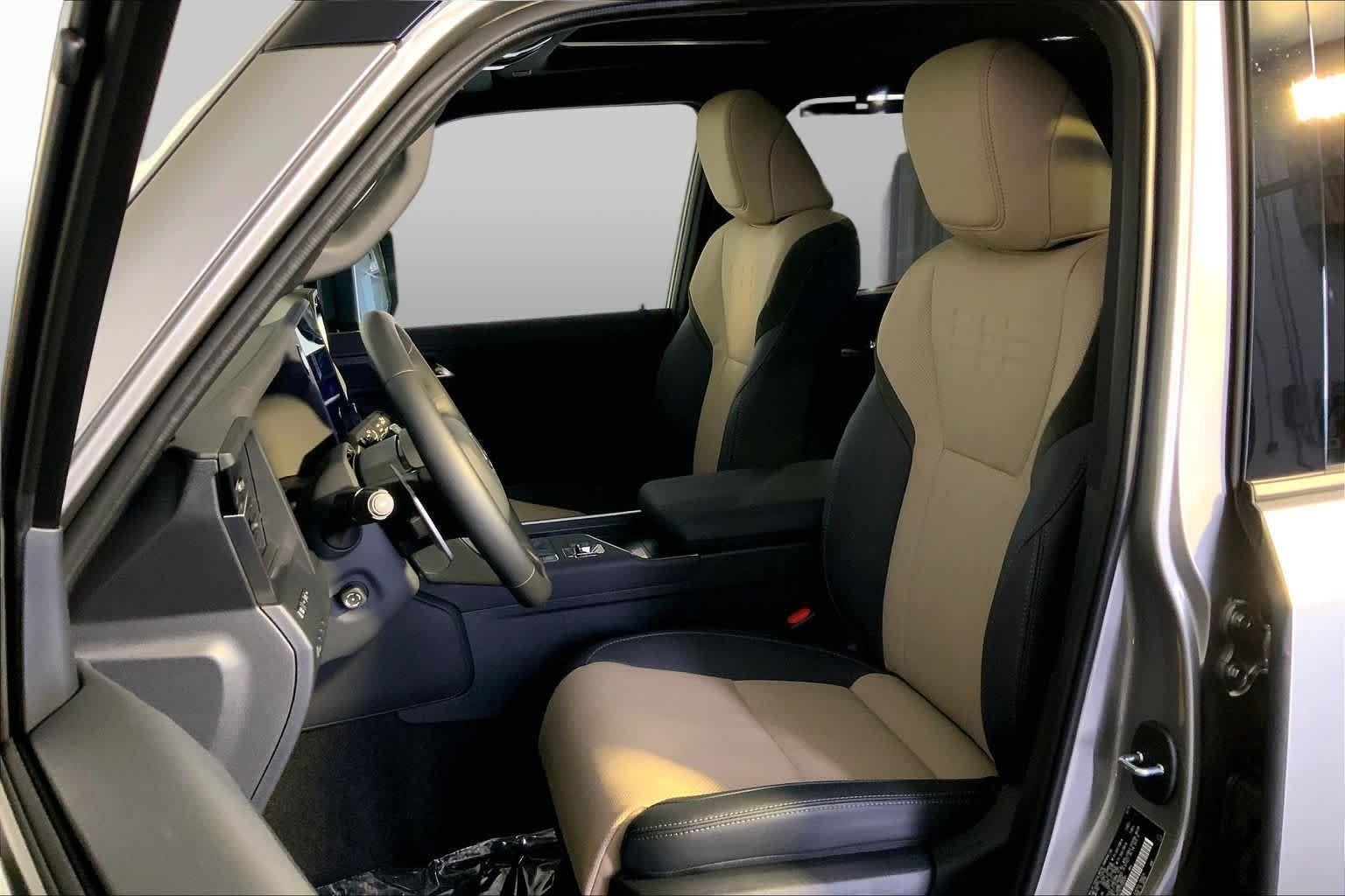 Used 2026 Atomic Silver Lexus Overtrail+ image 9