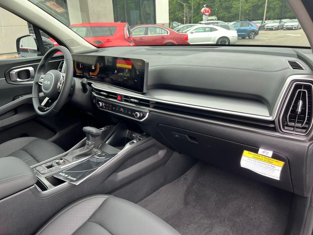 2025 Kia Sorento S - Photo 32