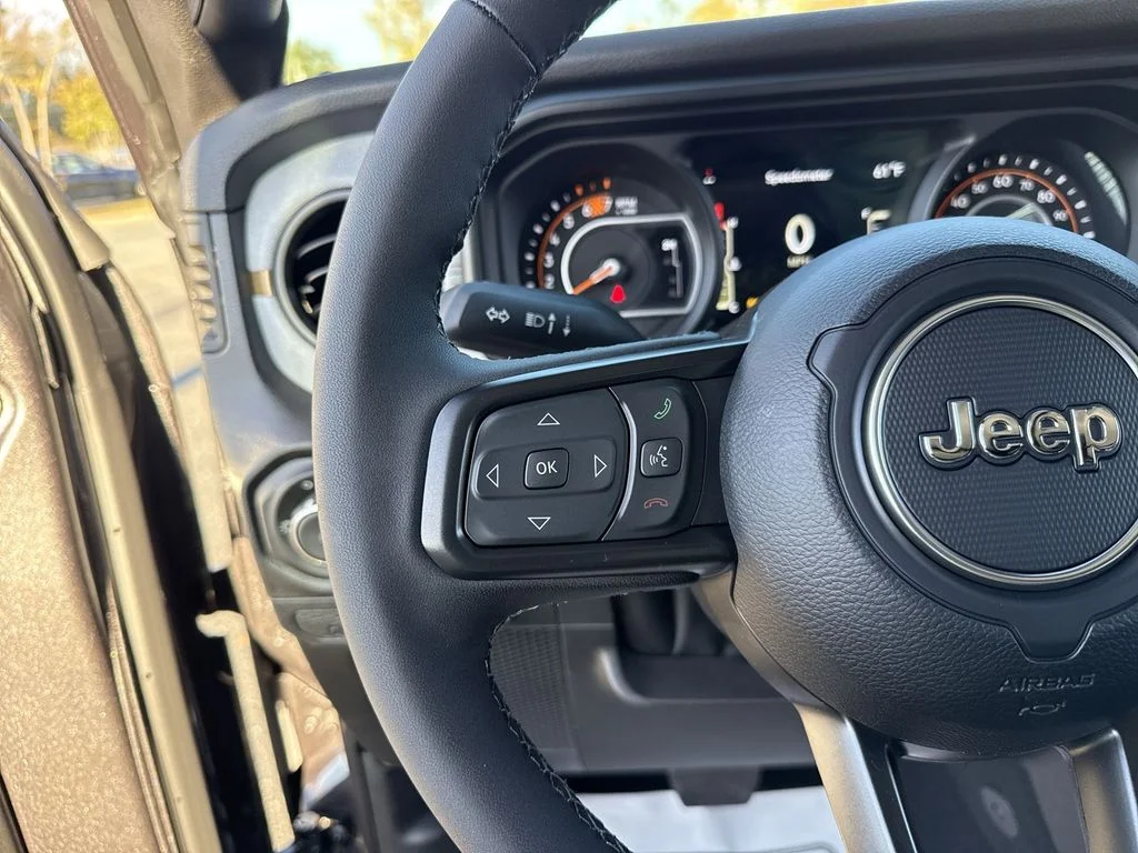 New 2026 Granite Crystal Metallic Clear-Coat Exterior Paint Jeep Sport S image 14