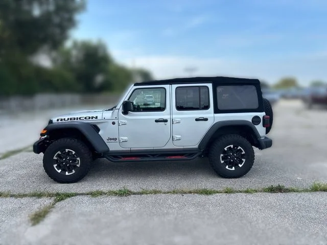Used 2024 Silver Jeep Rubicon image 10