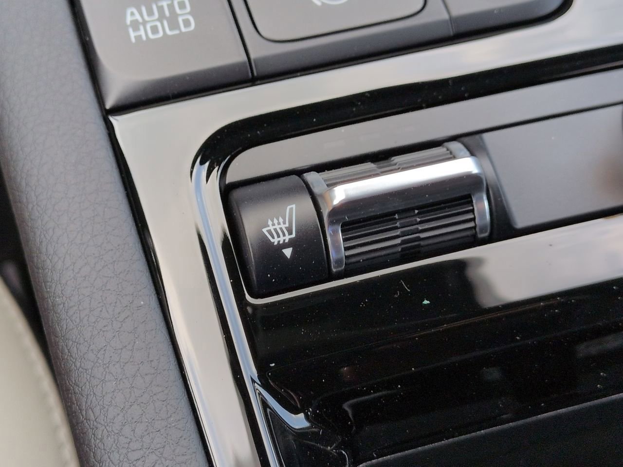 New 2026 Snow White Pearl Kia GT-Line FWD image 22