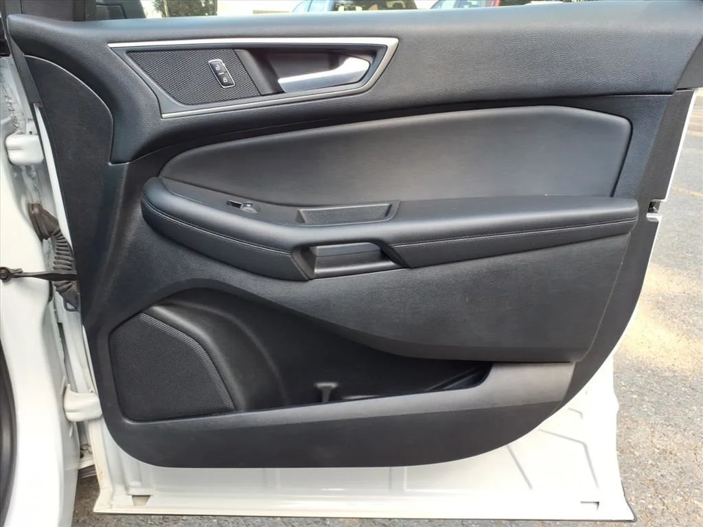 Used 2024 White Ford SEL image 29