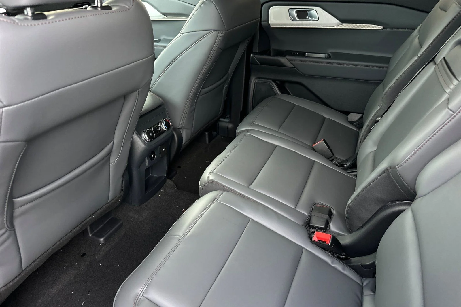 2026 Ford Explorer Active - Photo 8