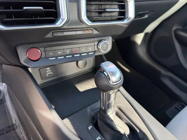 Used 2025 Silver Ford EcoBoost Premium Fastback image 21