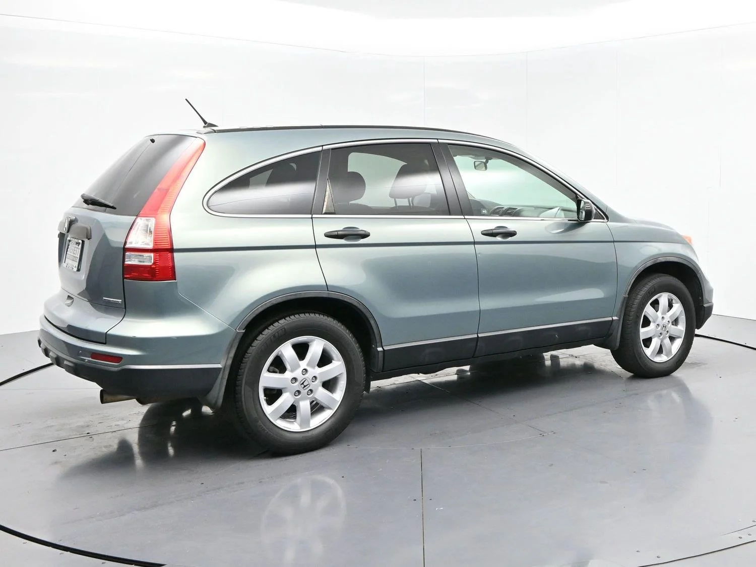 Used 2011 Opal Sage Metallic Honda SE image 5