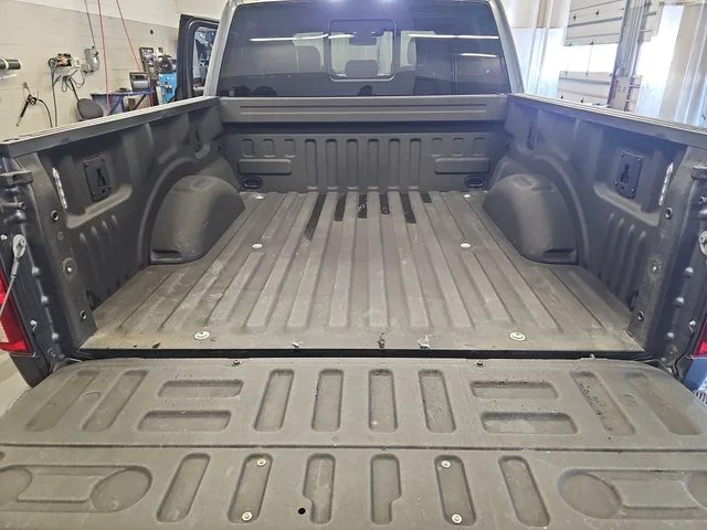 Used 2020 Gray Ford Lariat image 12