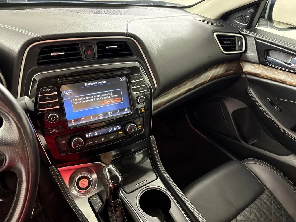 Used 2016 Gray Nissan Platinum image 32