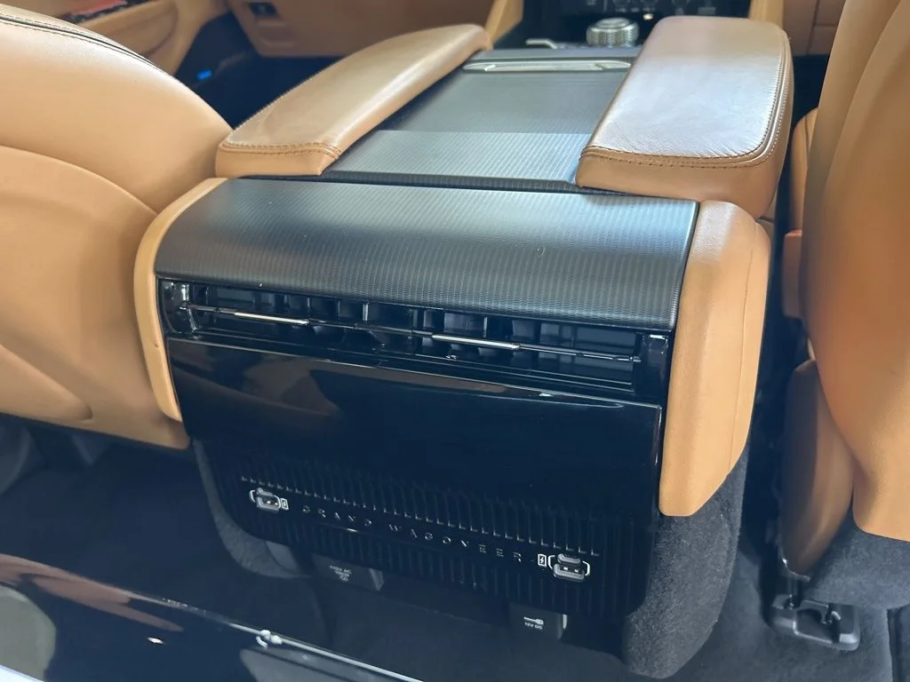 Used 2025 White/off-white Jeep Series III image 39
