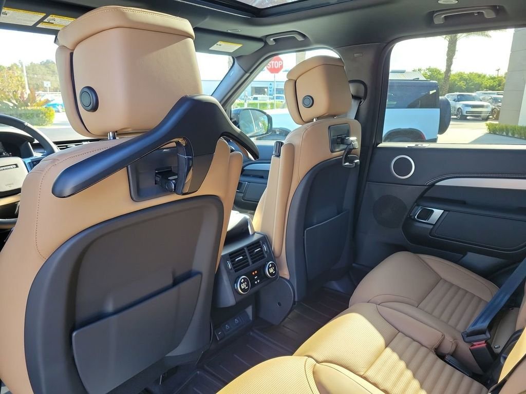 New 2026 Santorini Black LAND ROVER Gemini Edition image 17