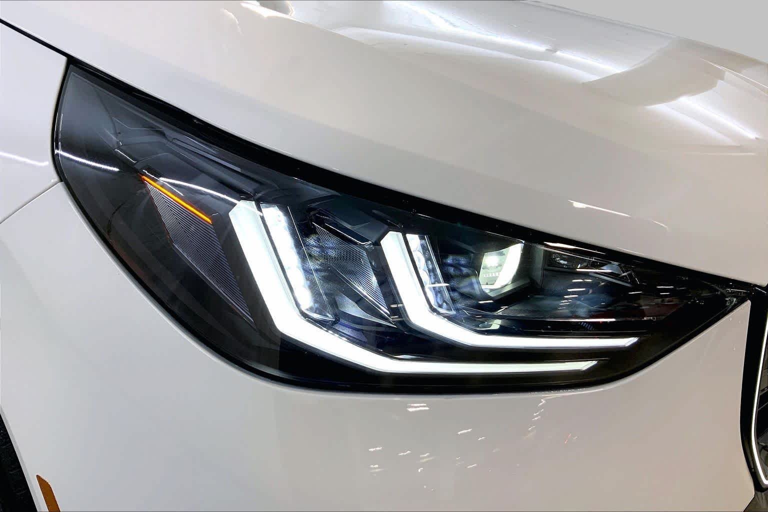 New 2026 Alpine White BMW M50 xDrive image 13