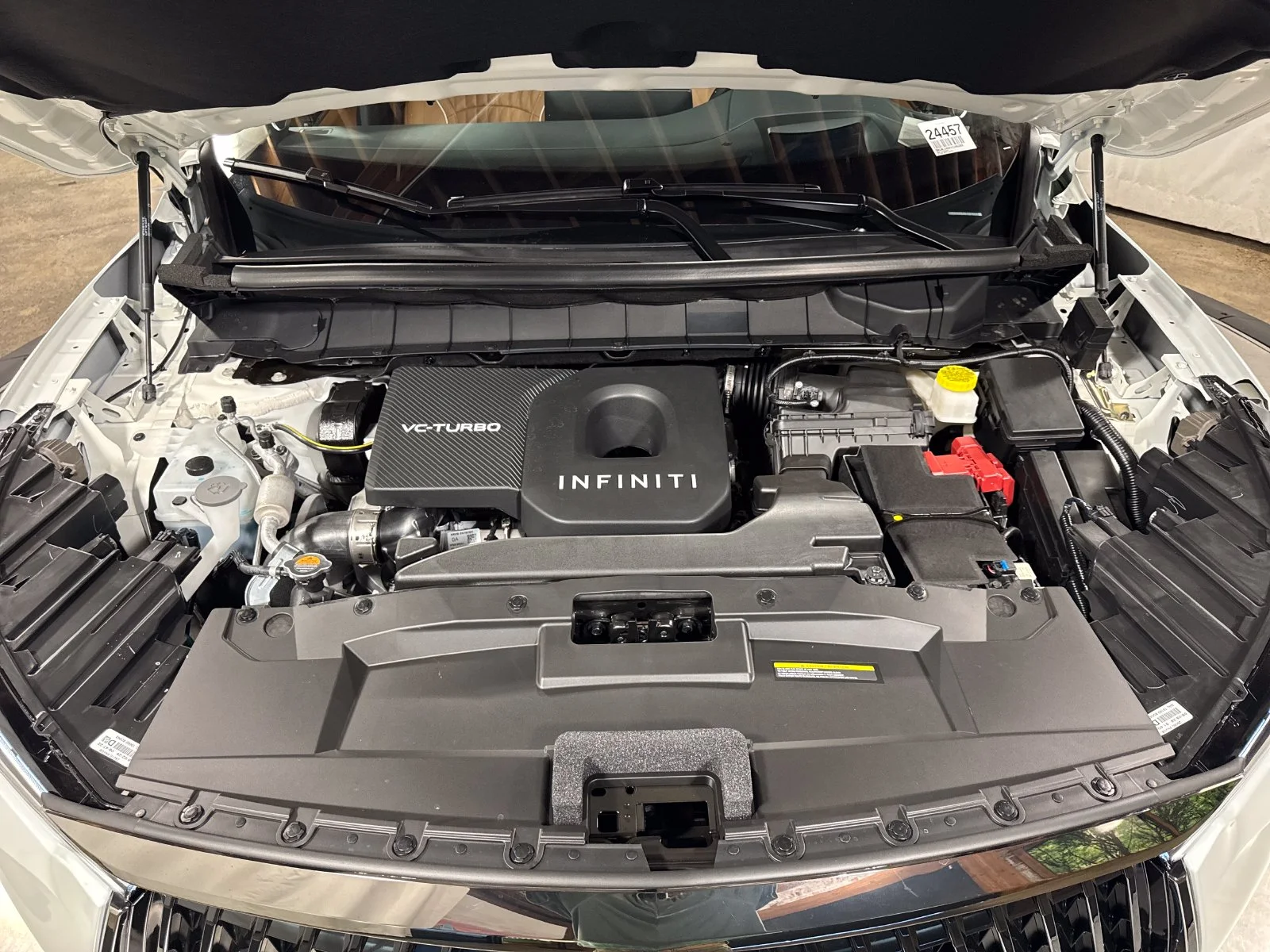 New 2027 2T RAD WHT INFINITI Autograph AWD image 26