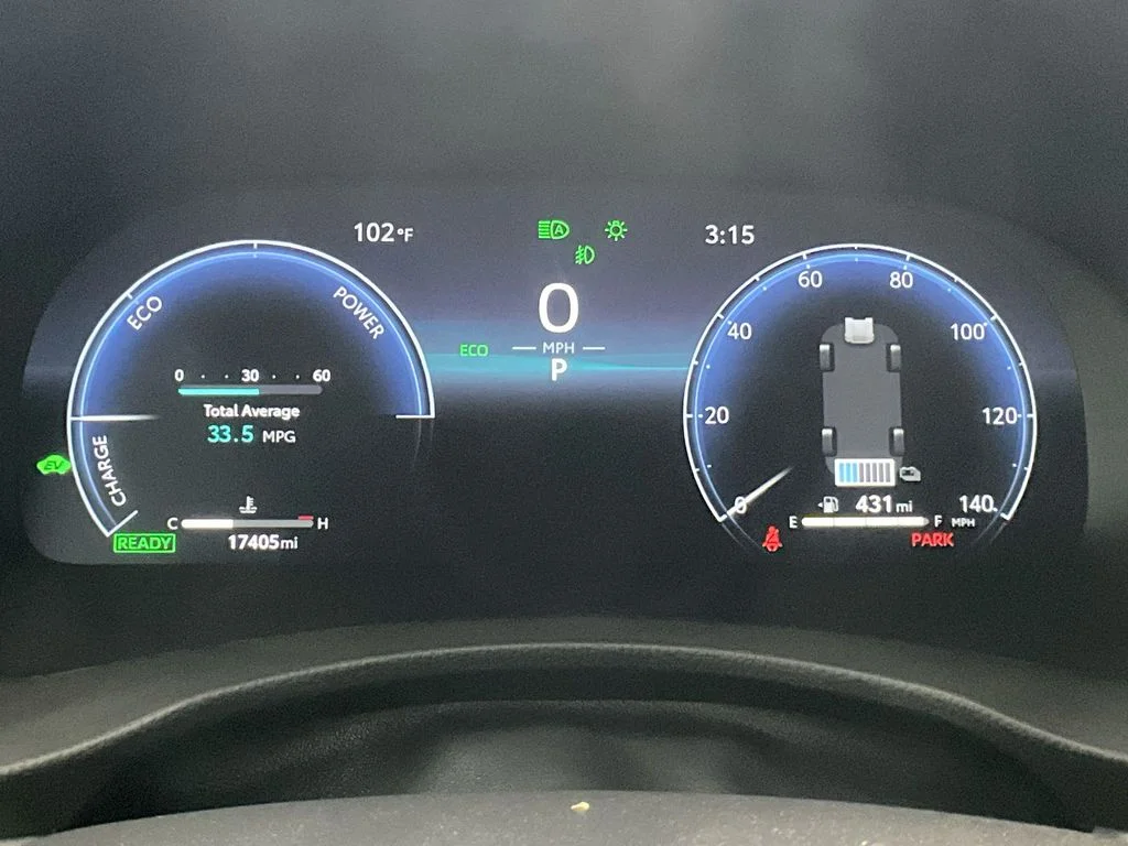 Used 2024 Pearl Toyota Platinum image 27