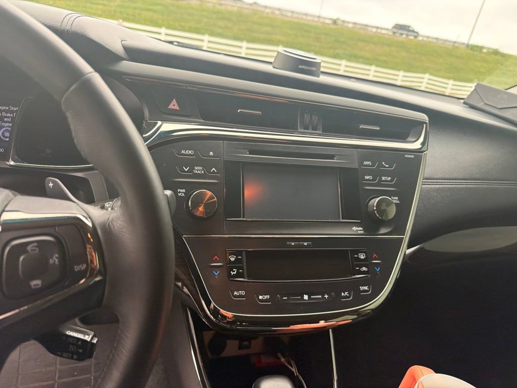 Used 2014 Blizzard Pearl Toyota XLE image 15