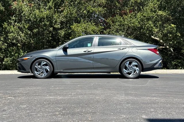 Used 2025 Gray Hyundai Limited image 7