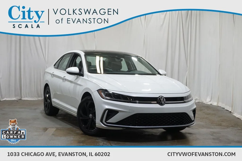 Certified Used 2025 White Volkswagen 1.5T SE image 1