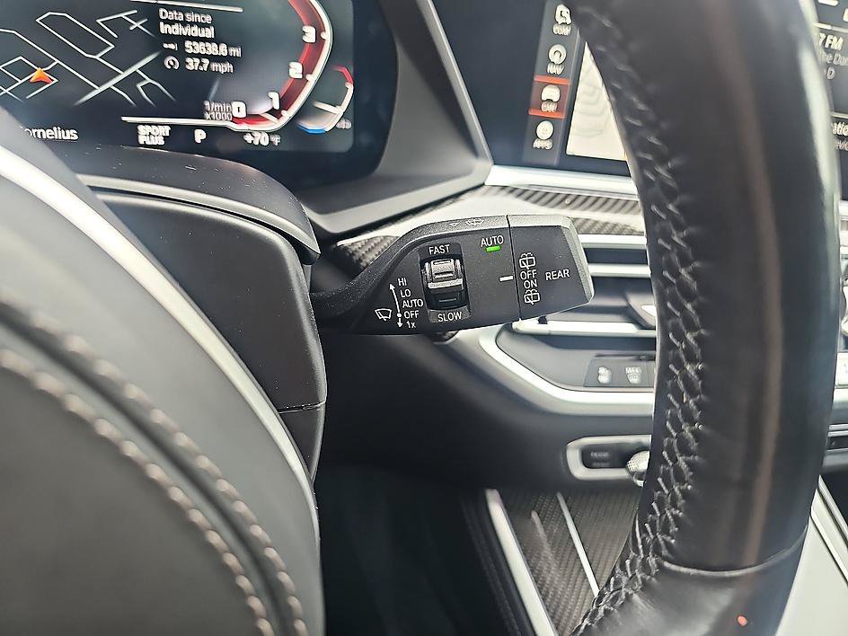 Used 2021 Black Sapphire Metallic BMW M50i image 22