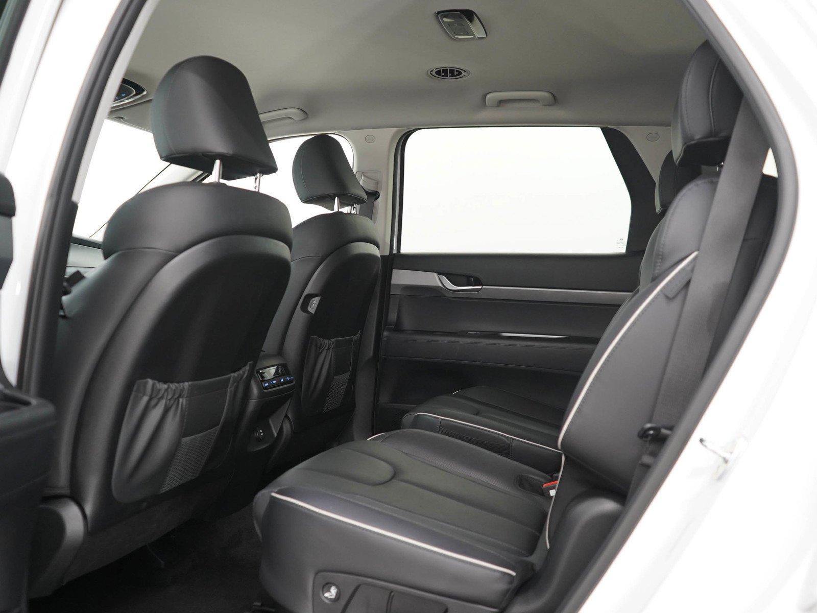 Used 2025 Hyper White Hyundai SEL AWD image 19