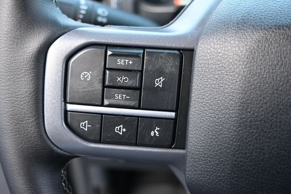 Used 2026 Gray Metallic Ford Lariat image 33