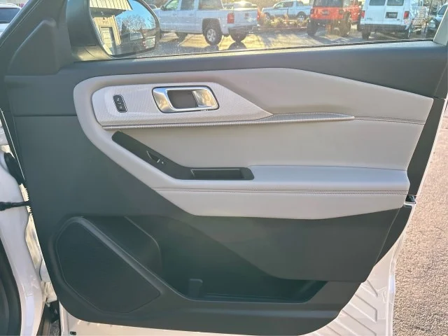 New 2026 Star White Metallic Tri-Coat Ford Active image 42