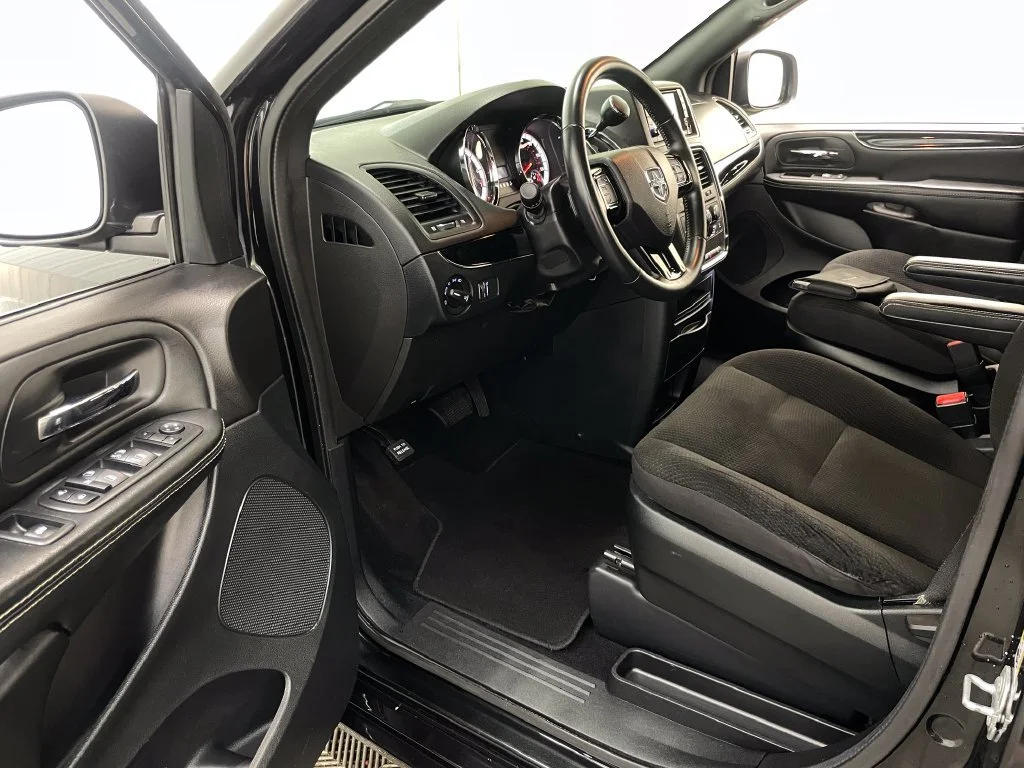 Used 2018 Black Dodge SE Plus image 18