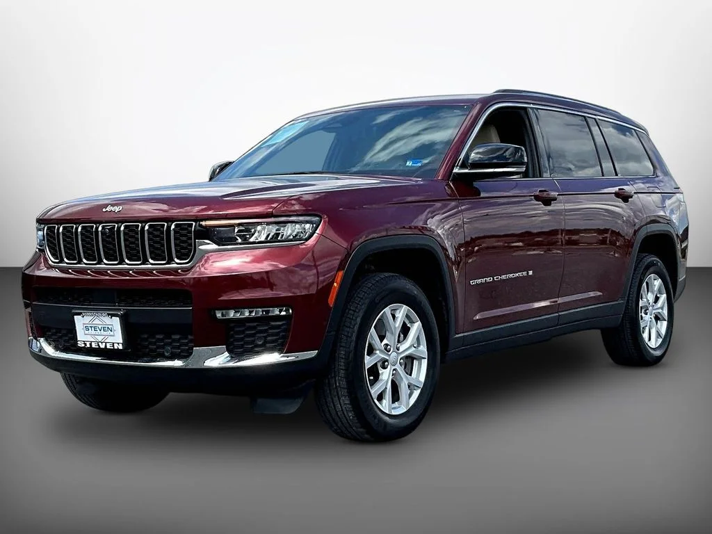 Used 2023 Red Jeep Limited image 3