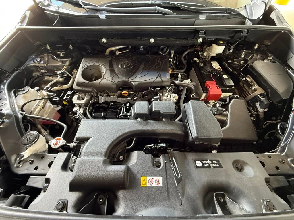 Used 2025 Gray Toyota XLE Premium image 20