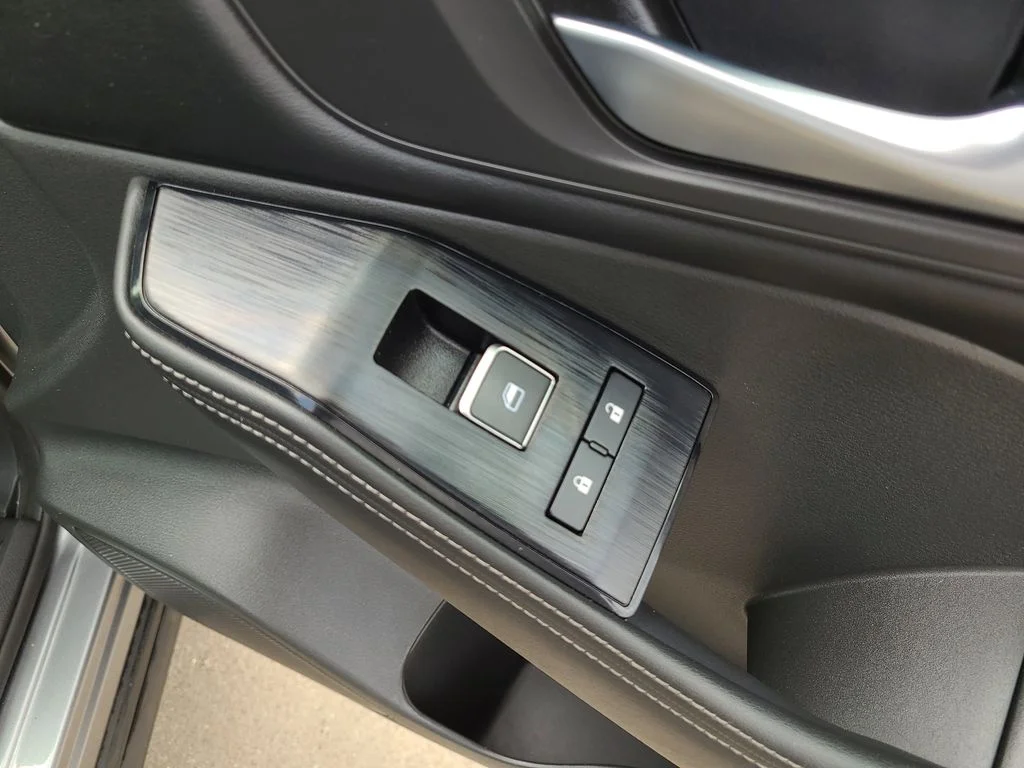 Used 2022 Gray Nissan SL image 10