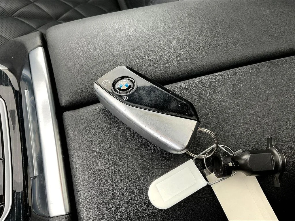 Used 2024 Gray Metallic BMW xDrive40i image 34