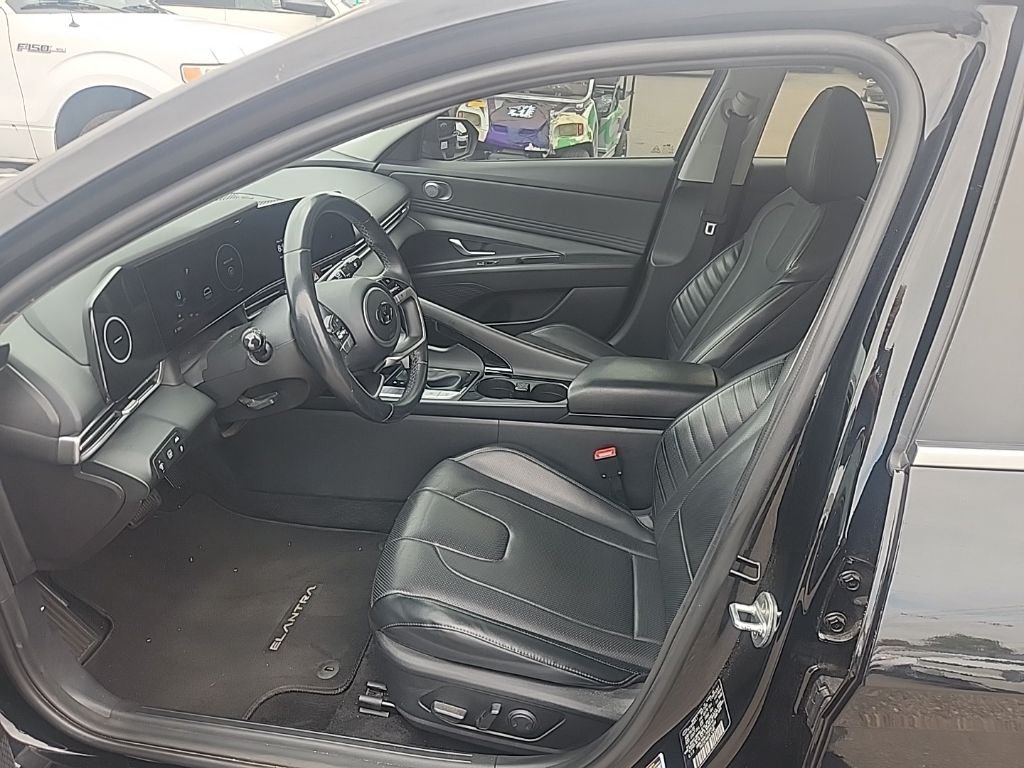 Used 2023 Black Hyundai Limited image 19
