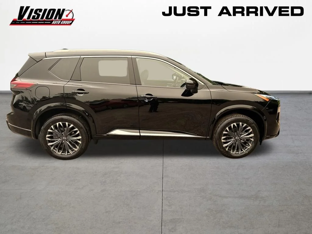 New 2026 Black Nissan Platinum image 4