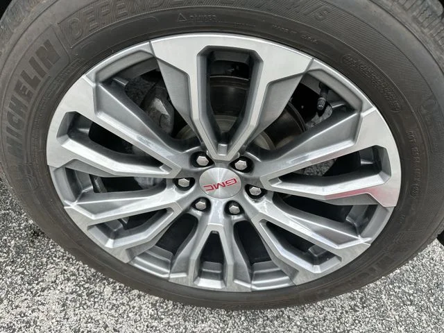 Used 2021 White GMC Denali image 21