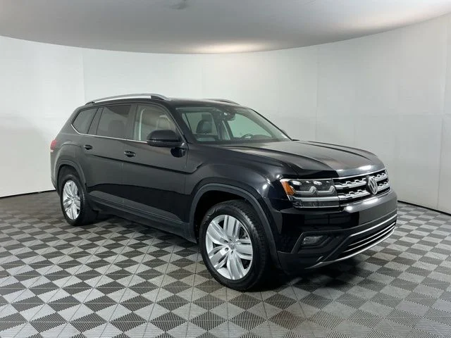 Used 2019 Black Volkswagen 3.6L V6 SE image 3