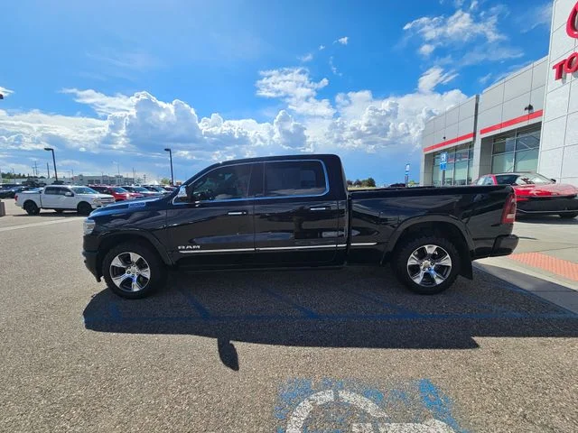 Used 2021 Diamond Black Ram Limited image 9