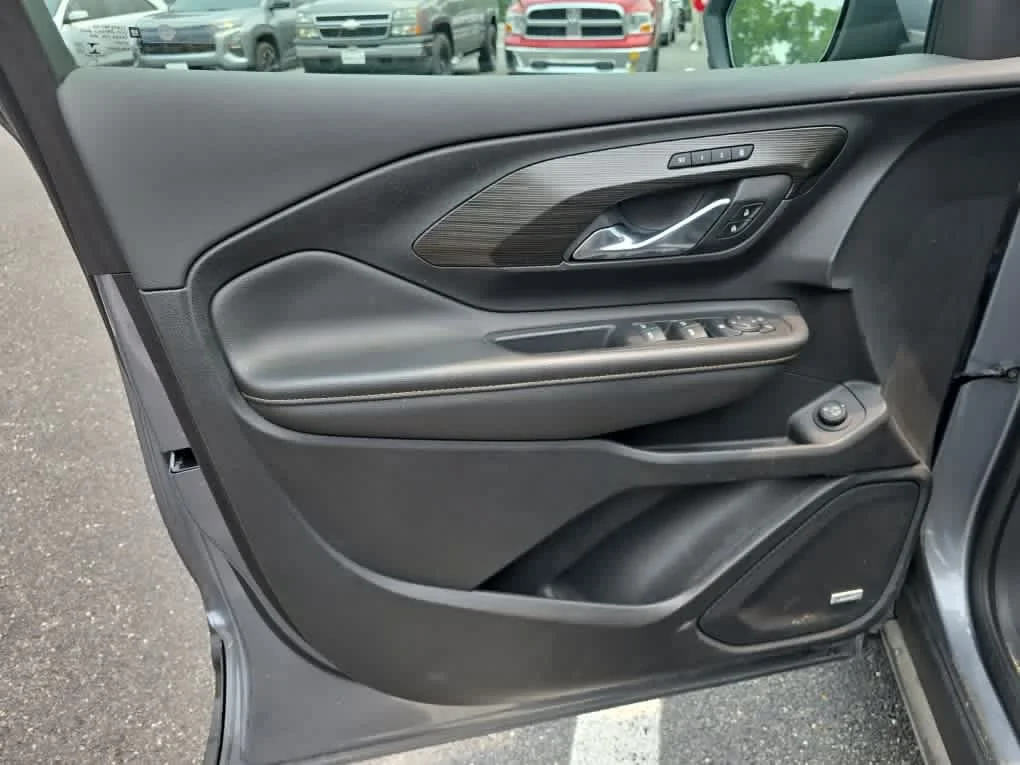 Used 2019 Satin Steel Metallic GMC SLT image 14
