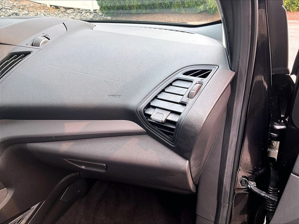 Used 2019 Black Ford SE image 13