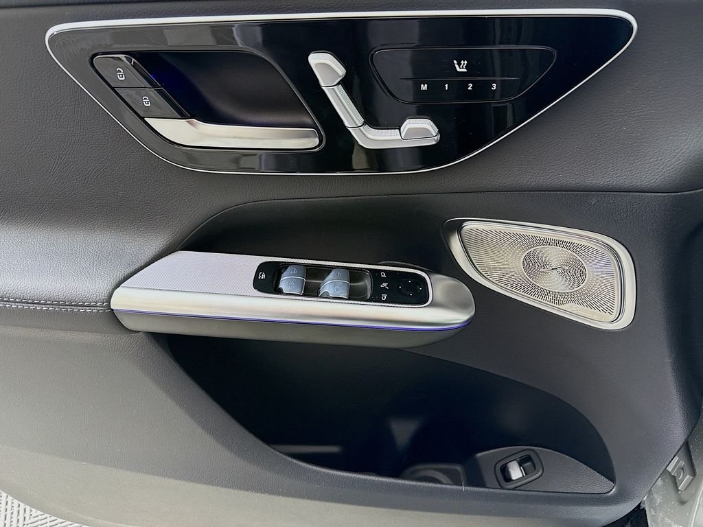 New 2026 MANUFAKTUR Alpine Grey Mercedes-Benz GLC 300 image 18