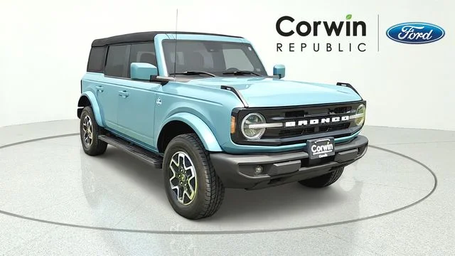 2023 Ford Bronco Outer Banks 4x4's photo