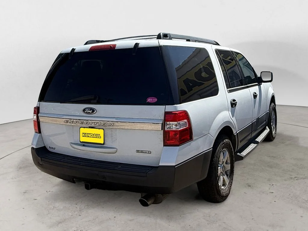 Used 2016 White Ford XL image 5