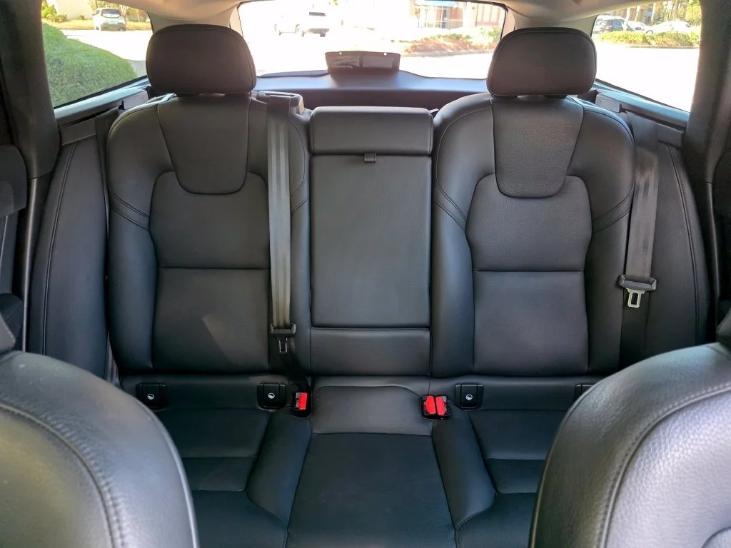 Used 2025 Gray Volvo Plus, B6 AWD Gas (mild hybrid) image 25