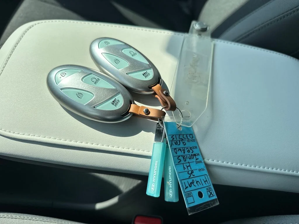 New 2025 Cyber Gray Hyundai SE image 24