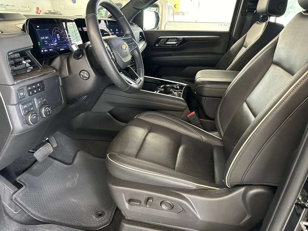 Used 2025 Black Chevrolet Premier image 25