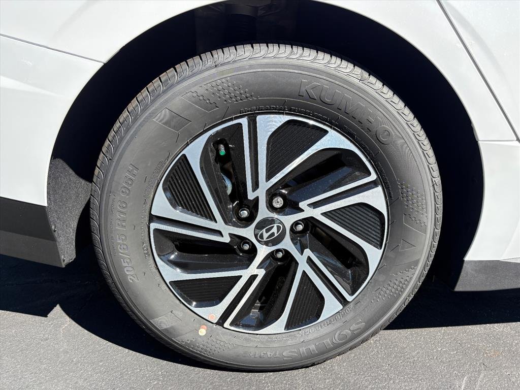 New 2026 Serenity White Pearl Hyundai Blue image 15
