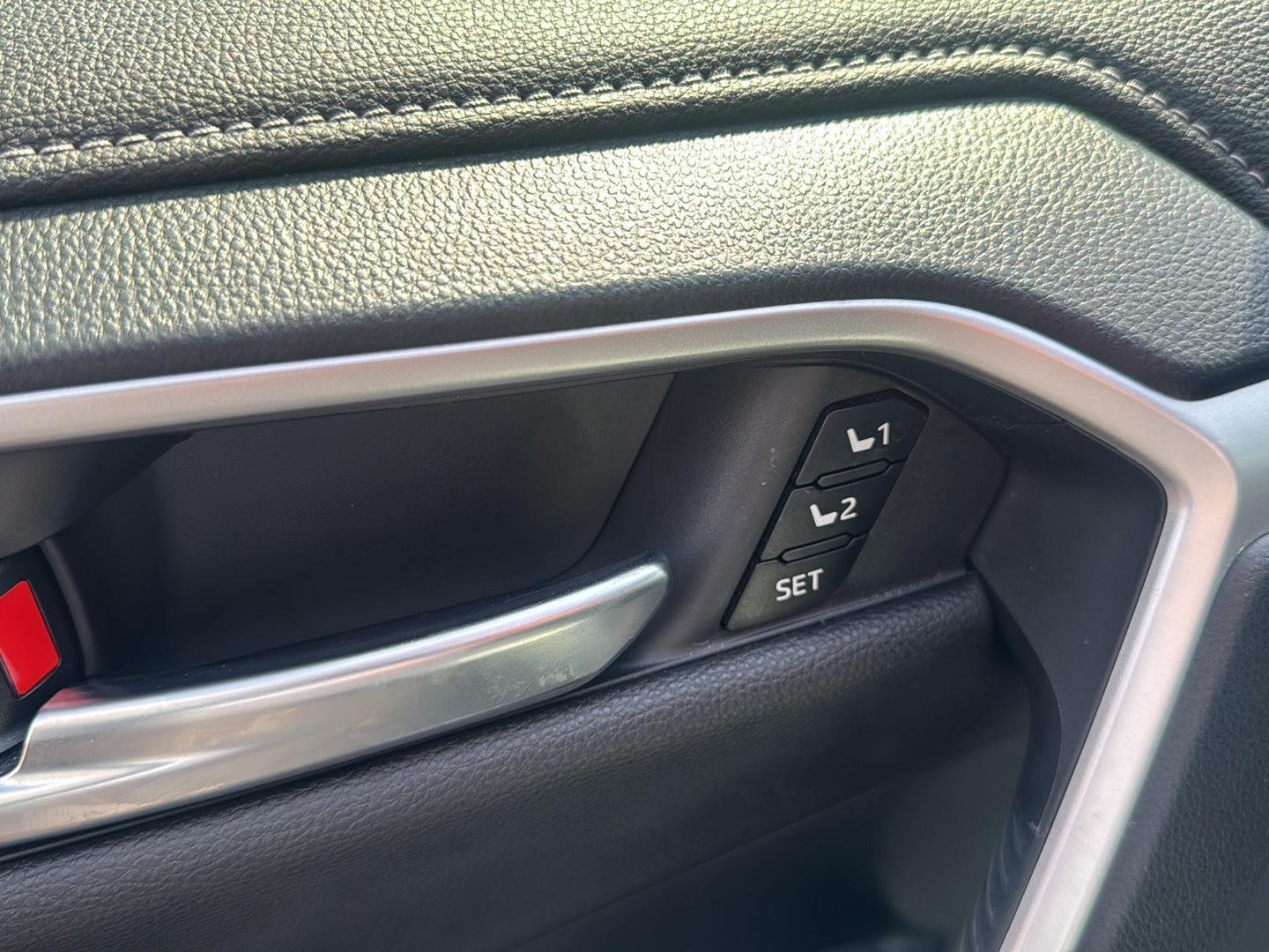 Used 2019 Silver Sky Metallic Toyota Limited image 7