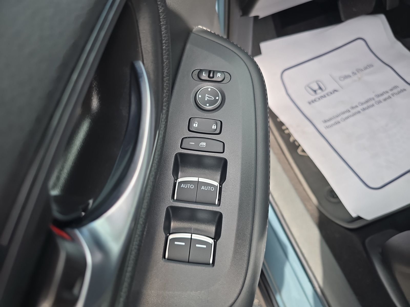 2025 Honda HR-V EX-L - Photo 14