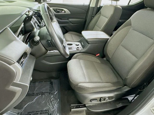 Pre-Owned 2020 Chevrolet Traverse LT