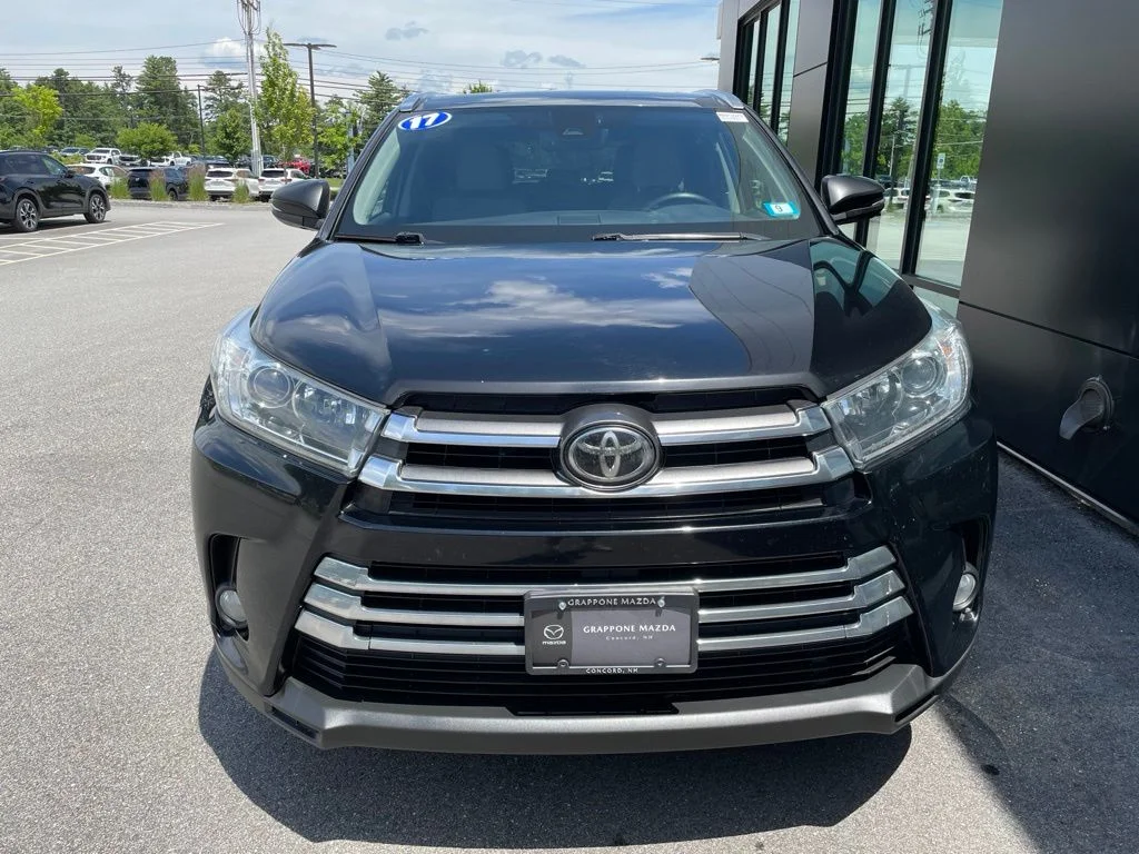 Used 2017 Toyota Highlander Limited with VIN 5TDDZRFHXHS364766 for sale in Bow, NH