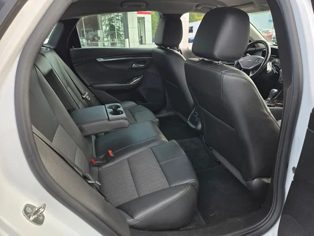 Used 2015 White Chevrolet LT image 18